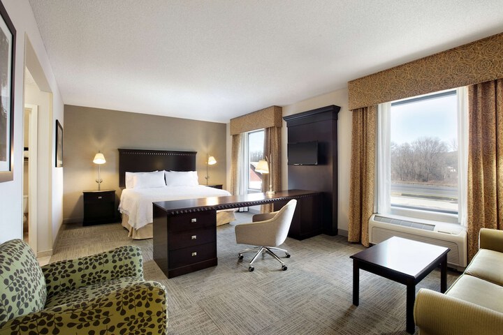 Hampton Inn & Suites Mahwah