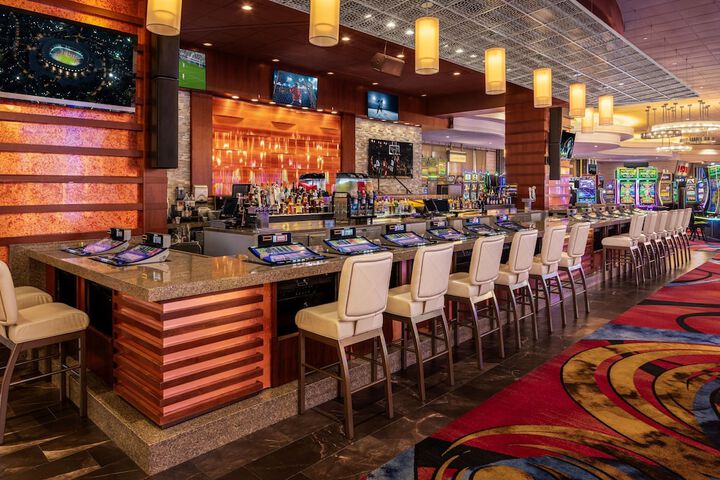 Horseshoe Black Hawk - a Caesars Rewards Destination