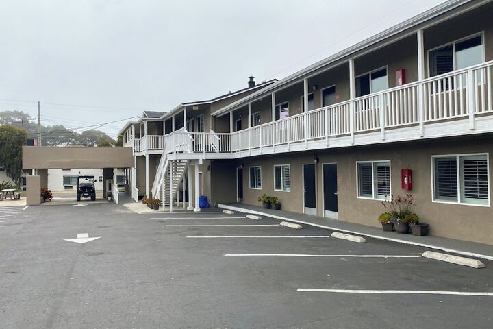 Hotel 2 of 49