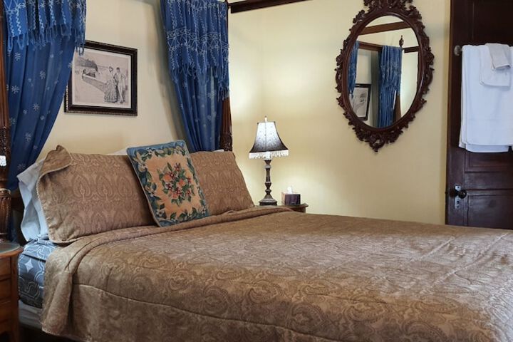 Room 11 of 25