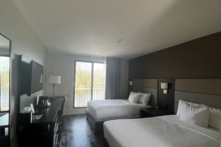 Room 25 of 86