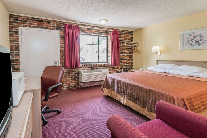 Travelodge by Wyndham Airport Platte City