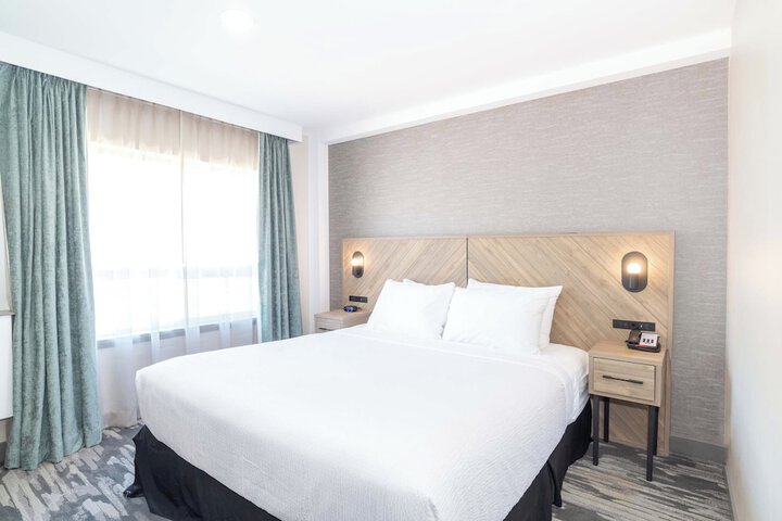 Room 37 of 46