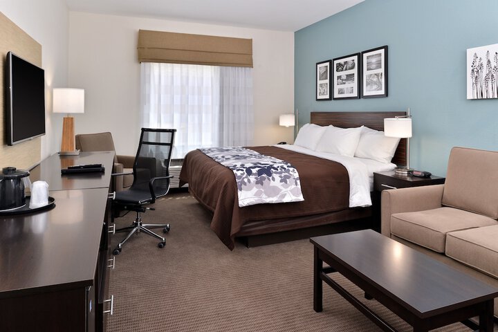 Room 32 of 59