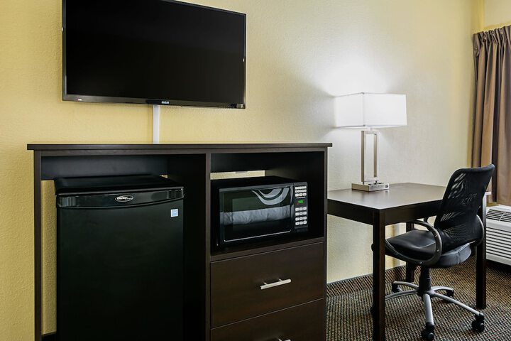 Quality Inn & Suites Greensburg I-74