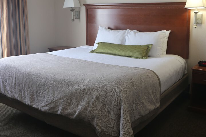 Room 8 of 10