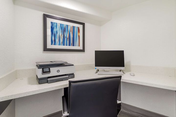 Business Center 29 of 29