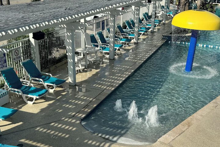 Gaidos Seaside Inn
