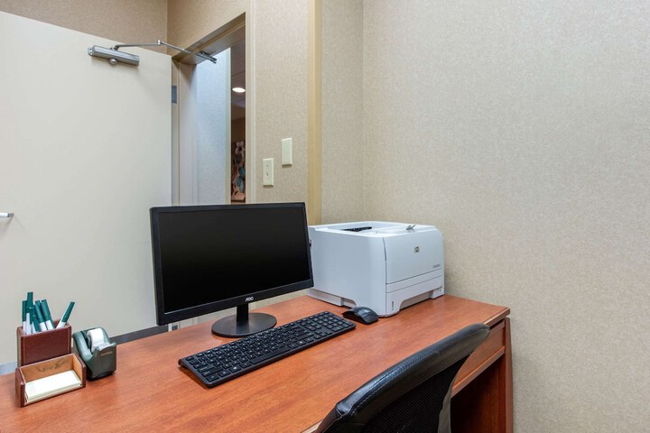 Business Center 38 of 38