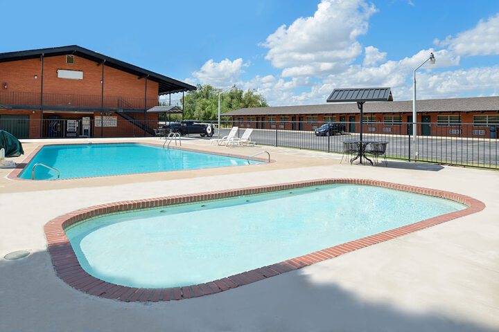 Pool 5 of 35