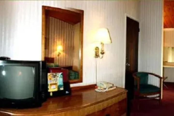 ECONOMY INN UKIAH
