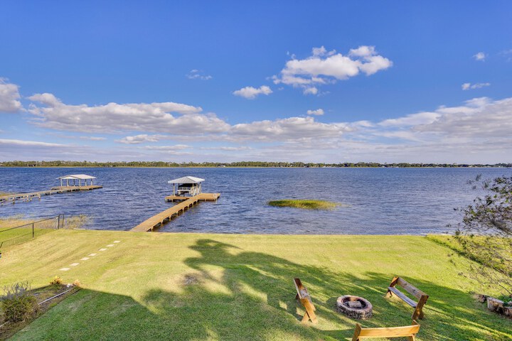 Lakefront Home w / Game Room Kayaks, & Fire Pit