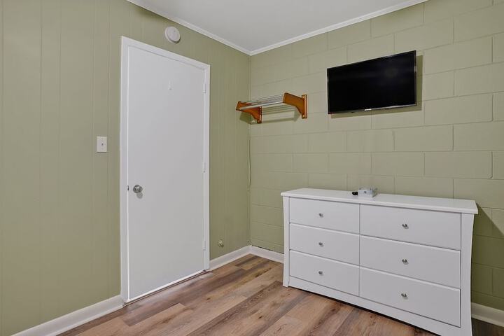 Room 157 of 164