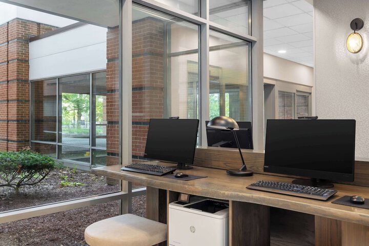 Business Center 54 of 54