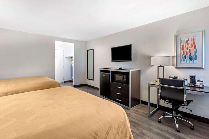 Room 43 of 64