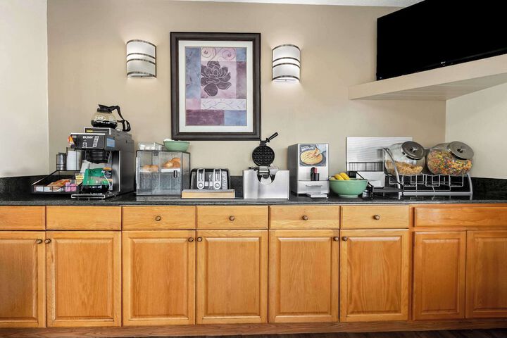 Breakfast/Coffee Service 32 of 32
