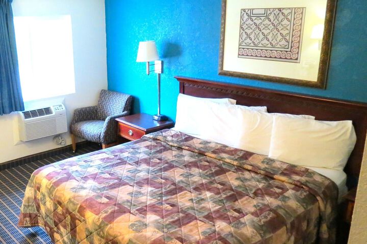 Budget Host Airport Inn
