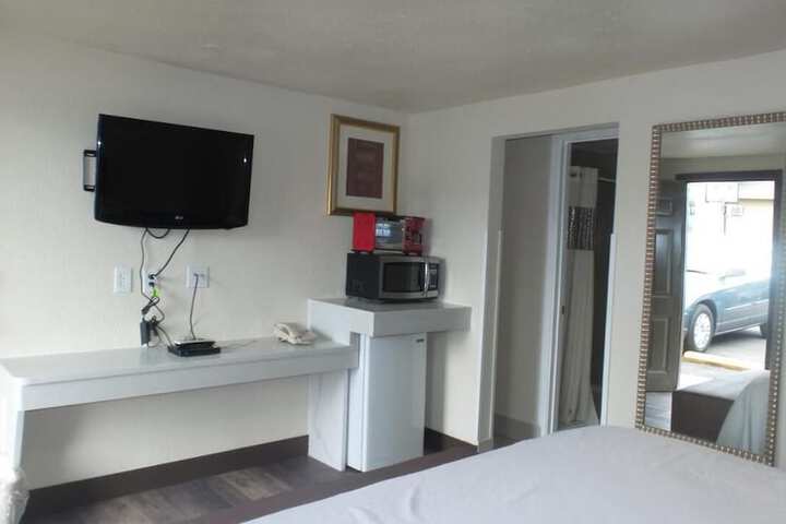 Room 16 of 16