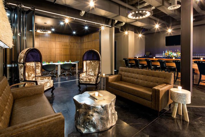 Lounge 39 of 41