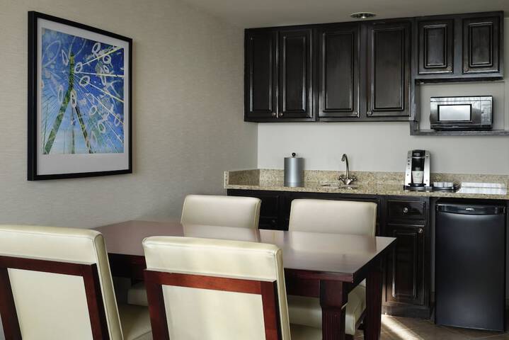 Holiday Inn & Suites Marlborough by IHG
