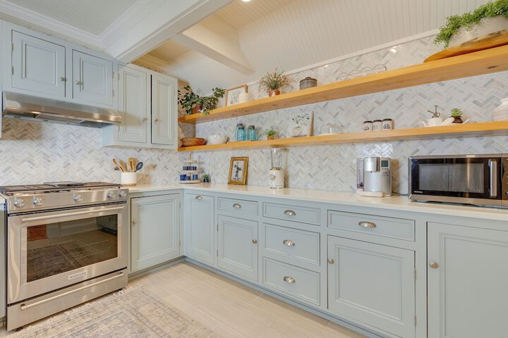 Luxe Fairhope Home w / Covered Patio: Walk to Bay