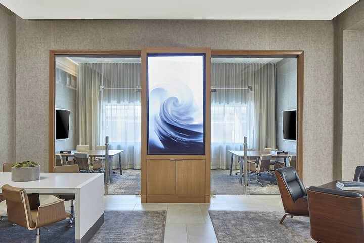 AC Hotel by Marriott Atlanta Airport Gateway