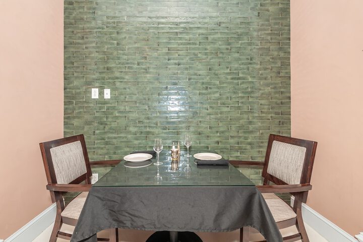 Dining 53 of 66