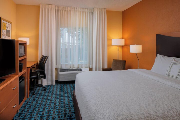 Room 10 of 19
