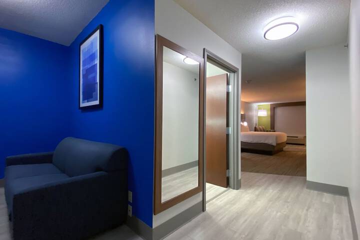 Holiday Inn Express & Suites Somerset Central by IHG