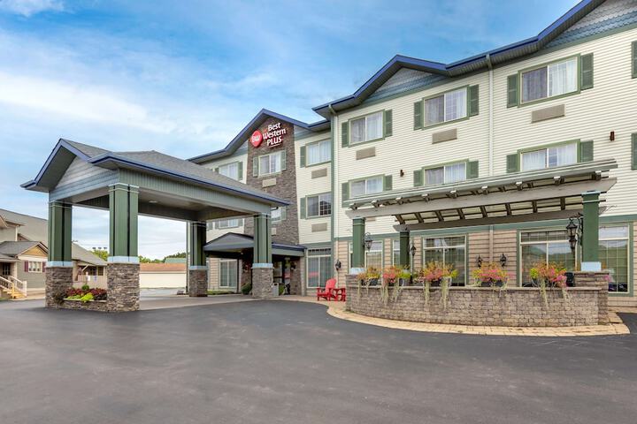 Hotel 2 of 50
