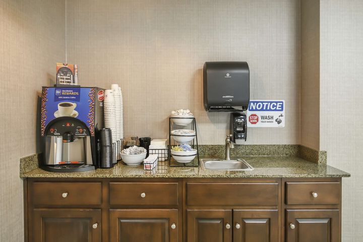 Breakfast/Coffee Service 37 of 40