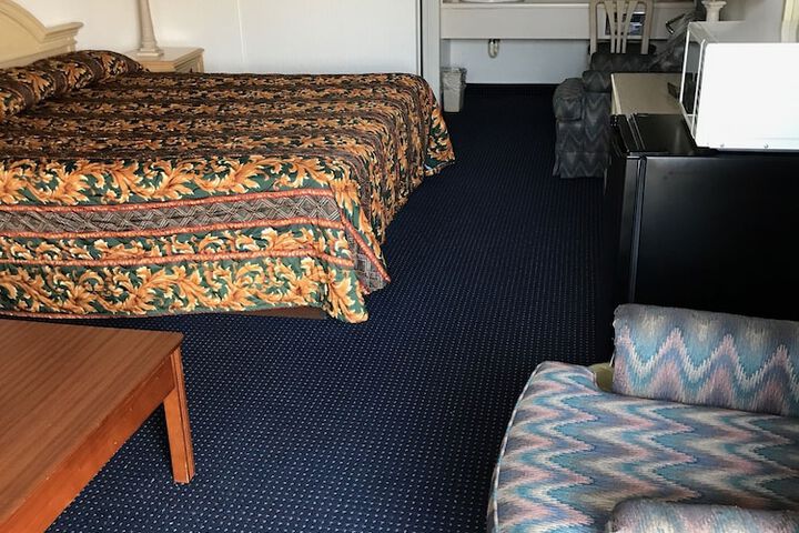 Room 3 of 8