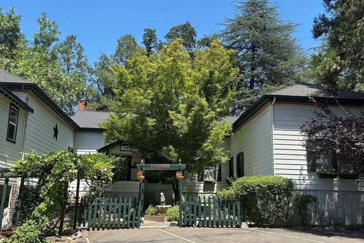Glen Morey Country House B & B Inn