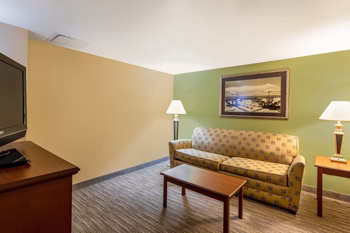 Room 26 of 71