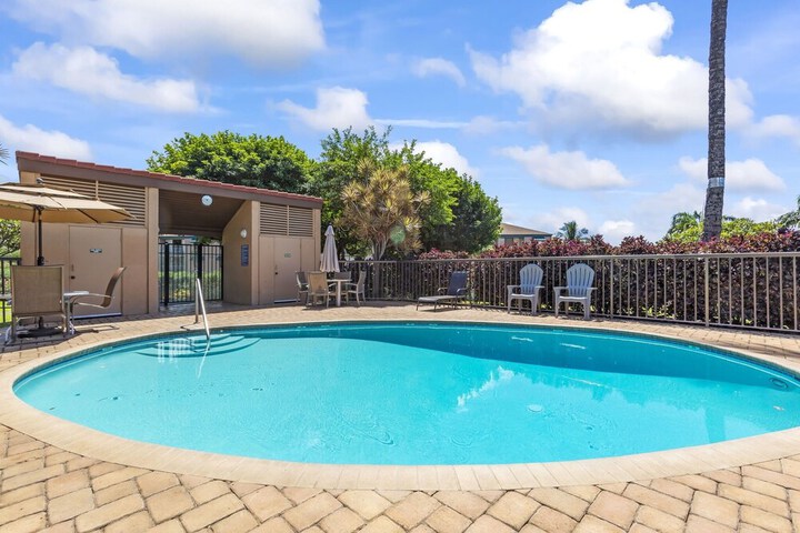 Pool 25 of 271
