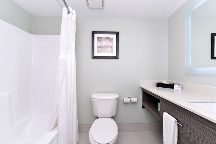 Holiday Inn Express & Suites Naples North - Bonita Springs by IHG