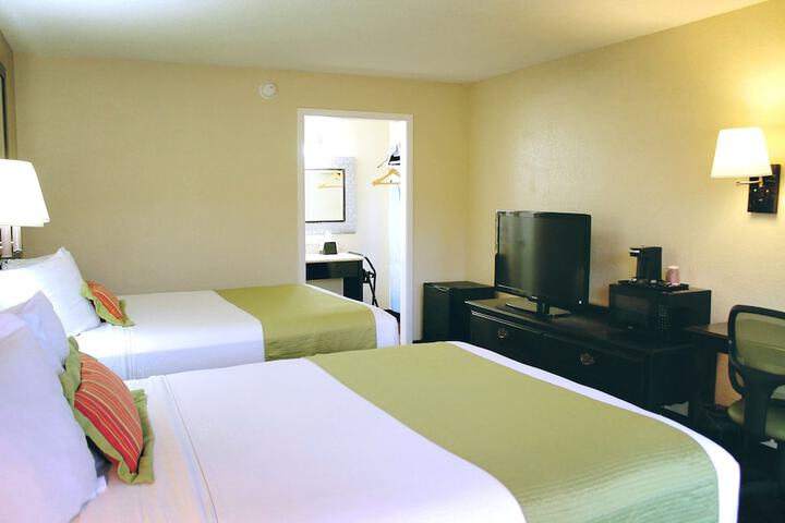 Room 9 of 14