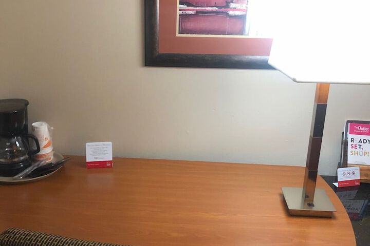 Room 27 of 48