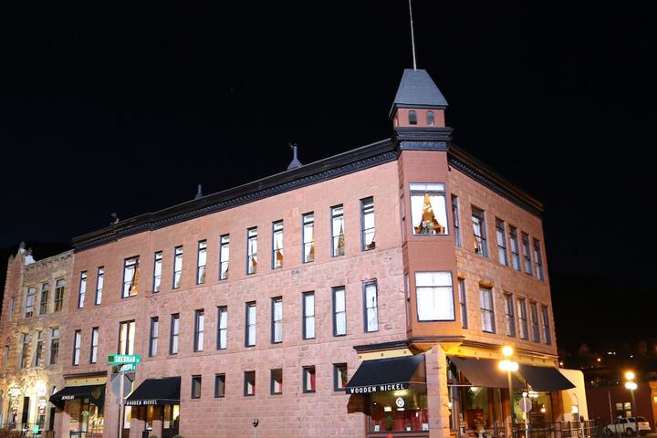 Martin & Mason Hotel