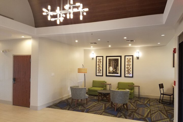 Hotel 4 of 33