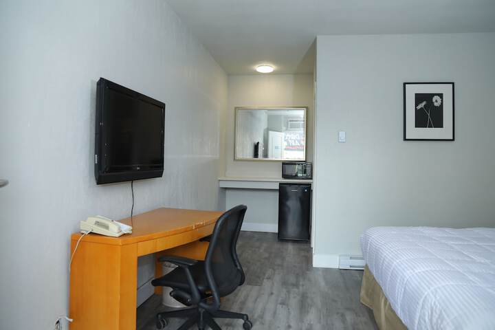 Room 33 of 36
