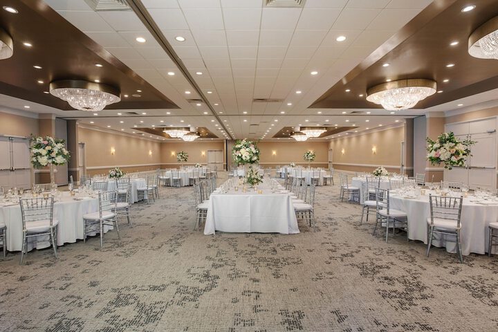 Ballroom/Hall 41 of 48