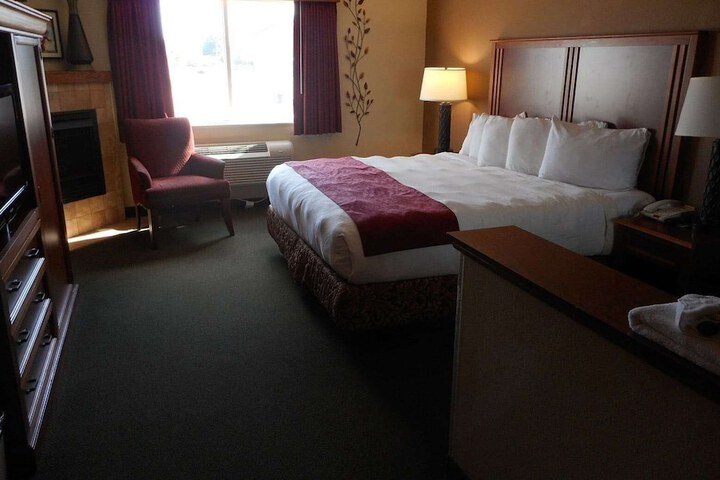 AmericInn by Wyndham McAlester