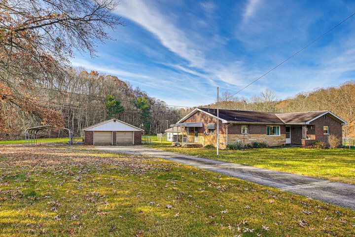 Stay & Play: West Virginia Country Home!
