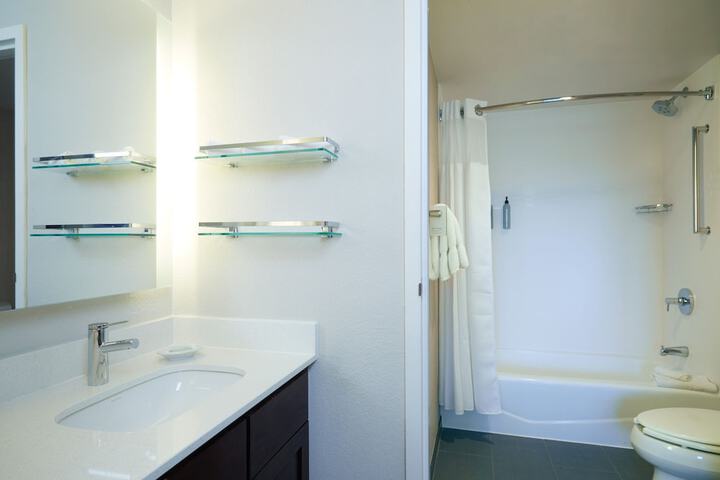 Room 34 of 67