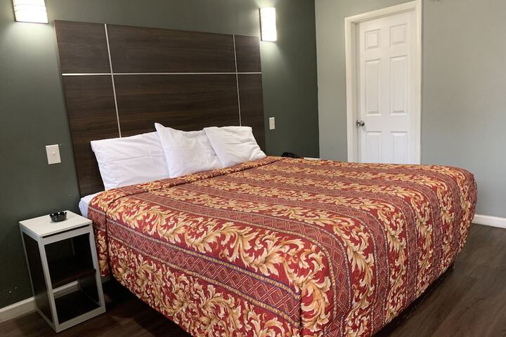 Room 15 of 30