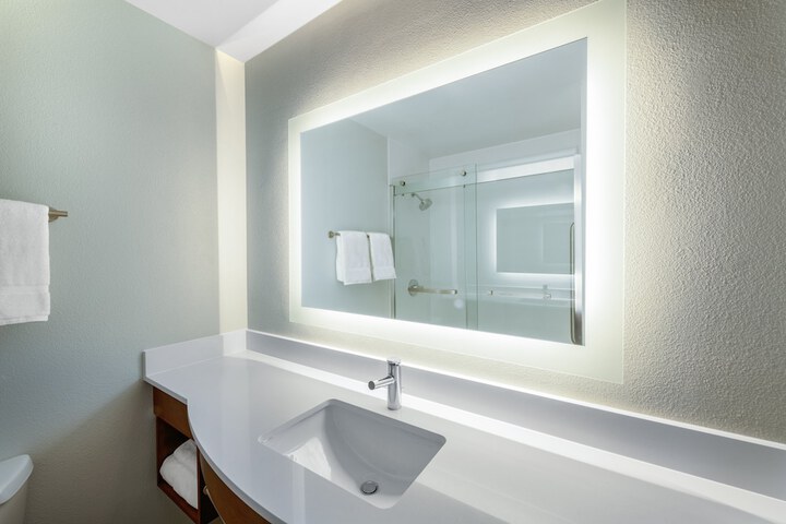 Room 15 of 39