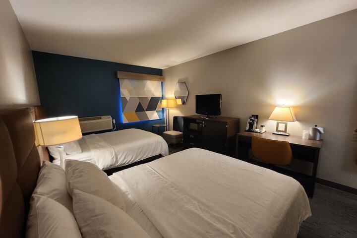 Room 13 of 82