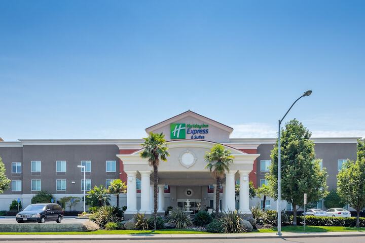 Holiday Inn Express and Suites Modesto by IHG