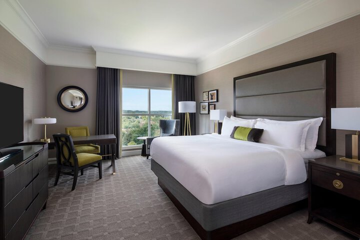 Room 46 of 98